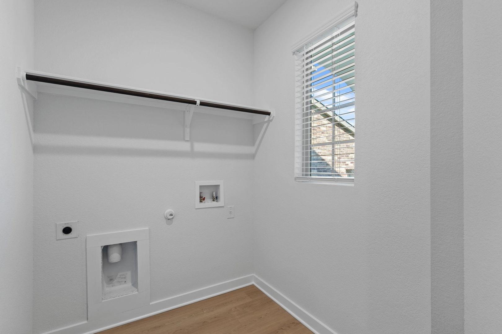 276 Bloomington Loop, Hutto, TX 78634