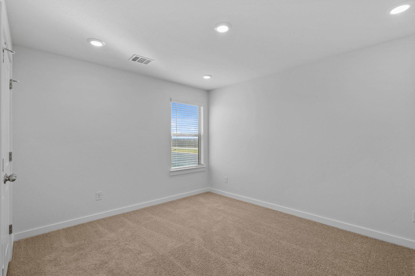 276 Bloomington Loop, Hutto, TX 78634