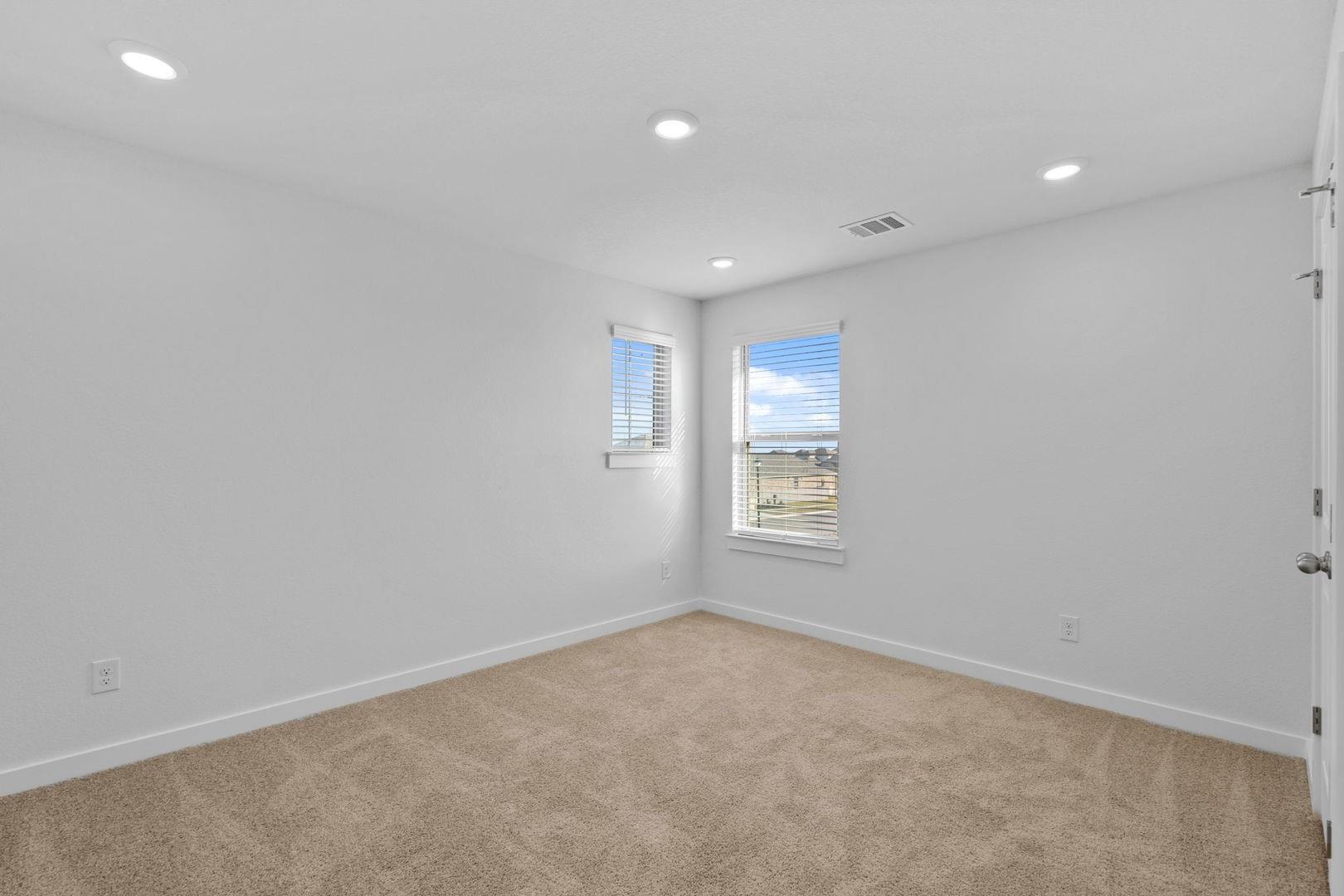 276 Bloomington Loop, Hutto, TX 78634