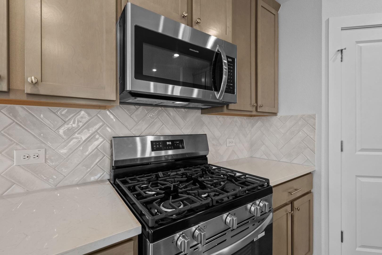 276 Bloomington Loop, Hutto, TX 78634