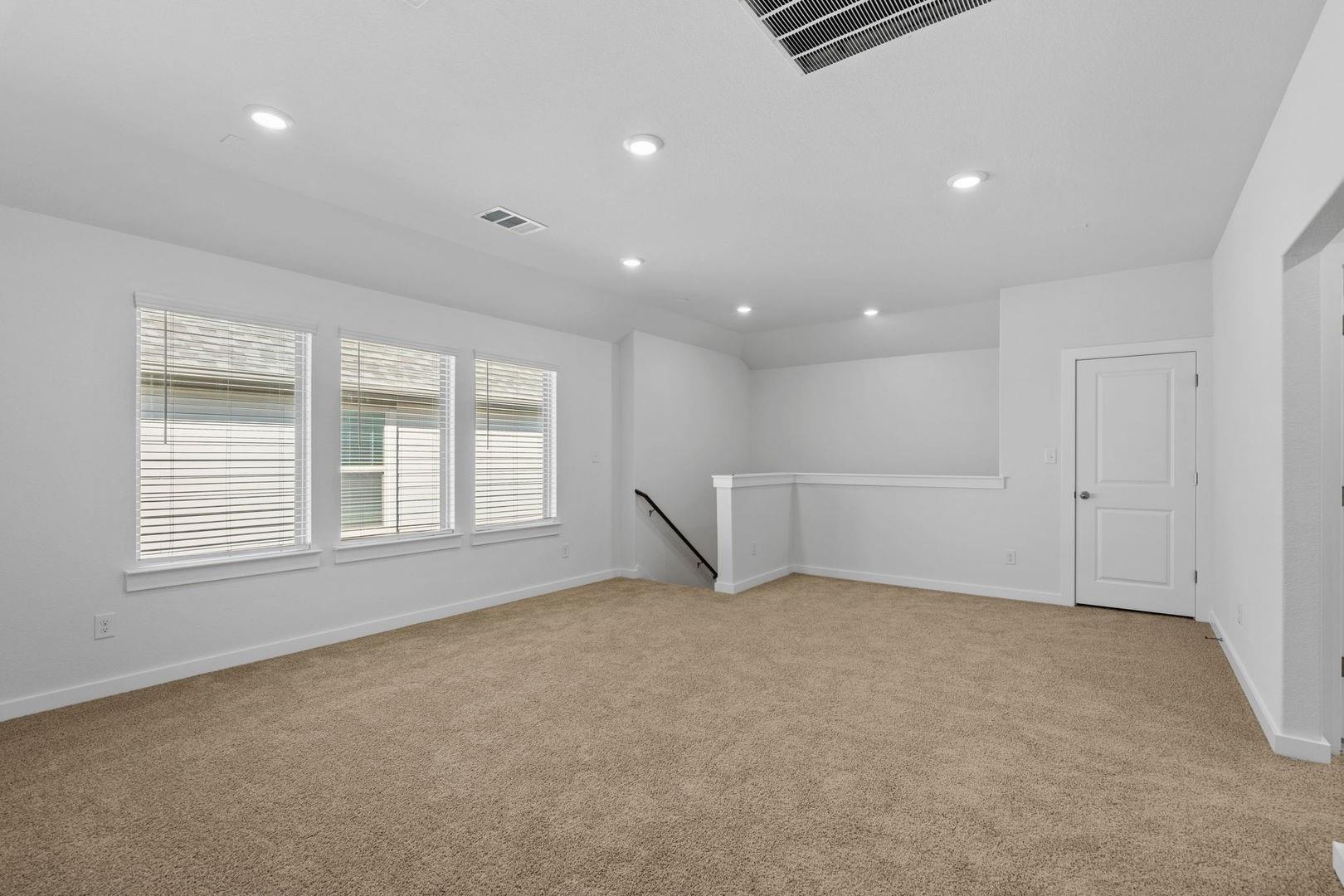 276 Bloomington Loop, Hutto, TX 78634