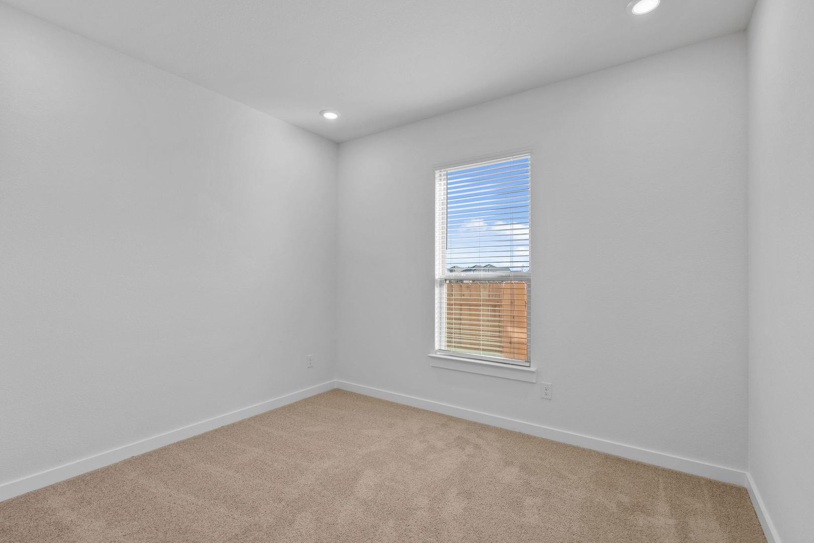 276 Bloomington Loop, Hutto, TX 78634