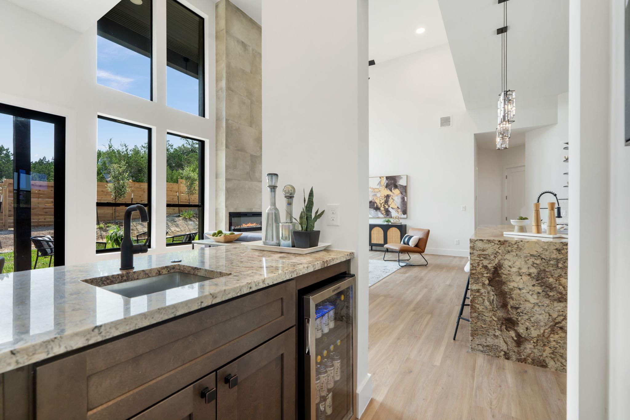 3705 Buckeye Dr, Lago Vista, TX 78645