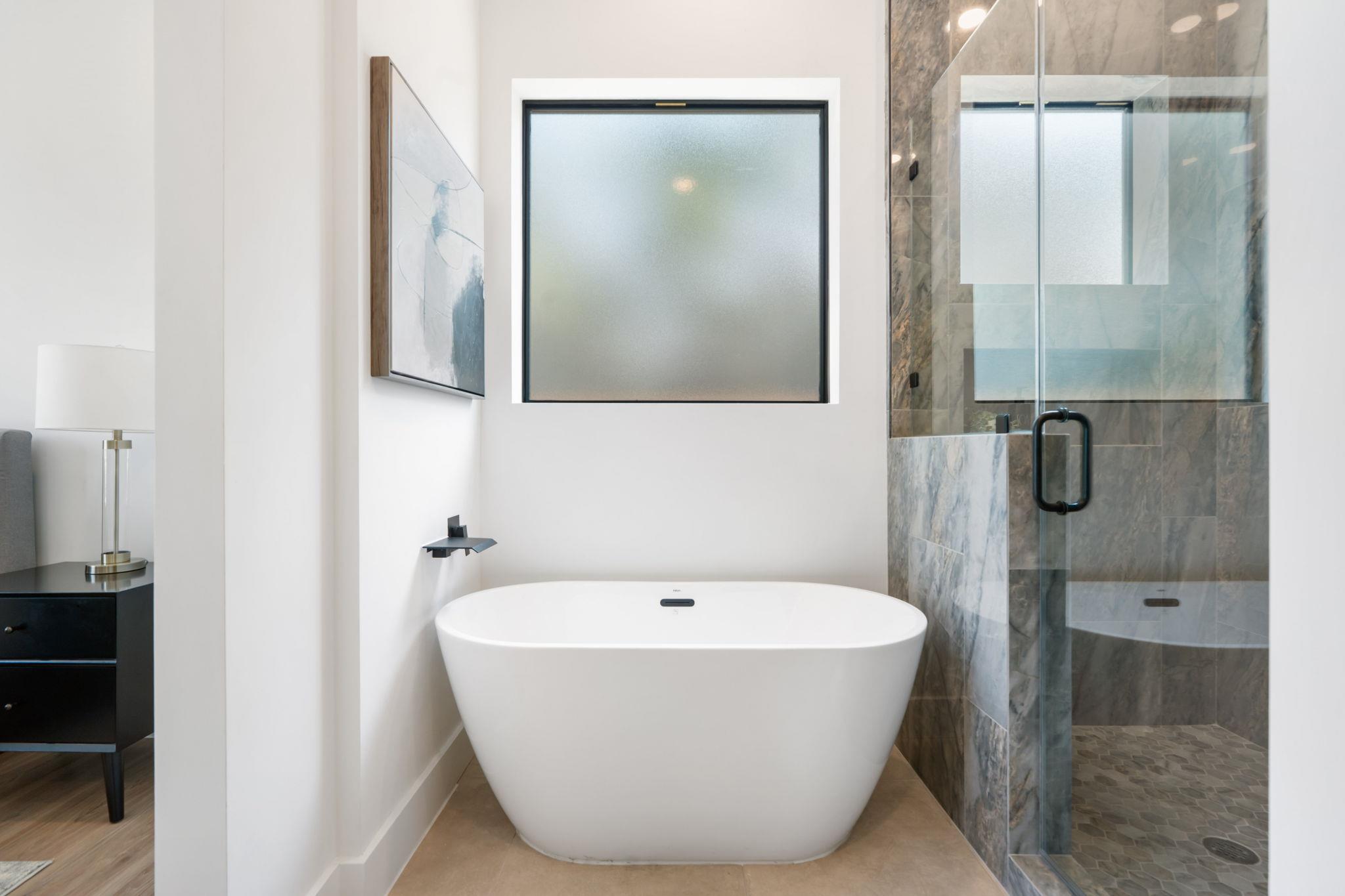 3705 Buckeye Dr, Lago Vista, TX 78645