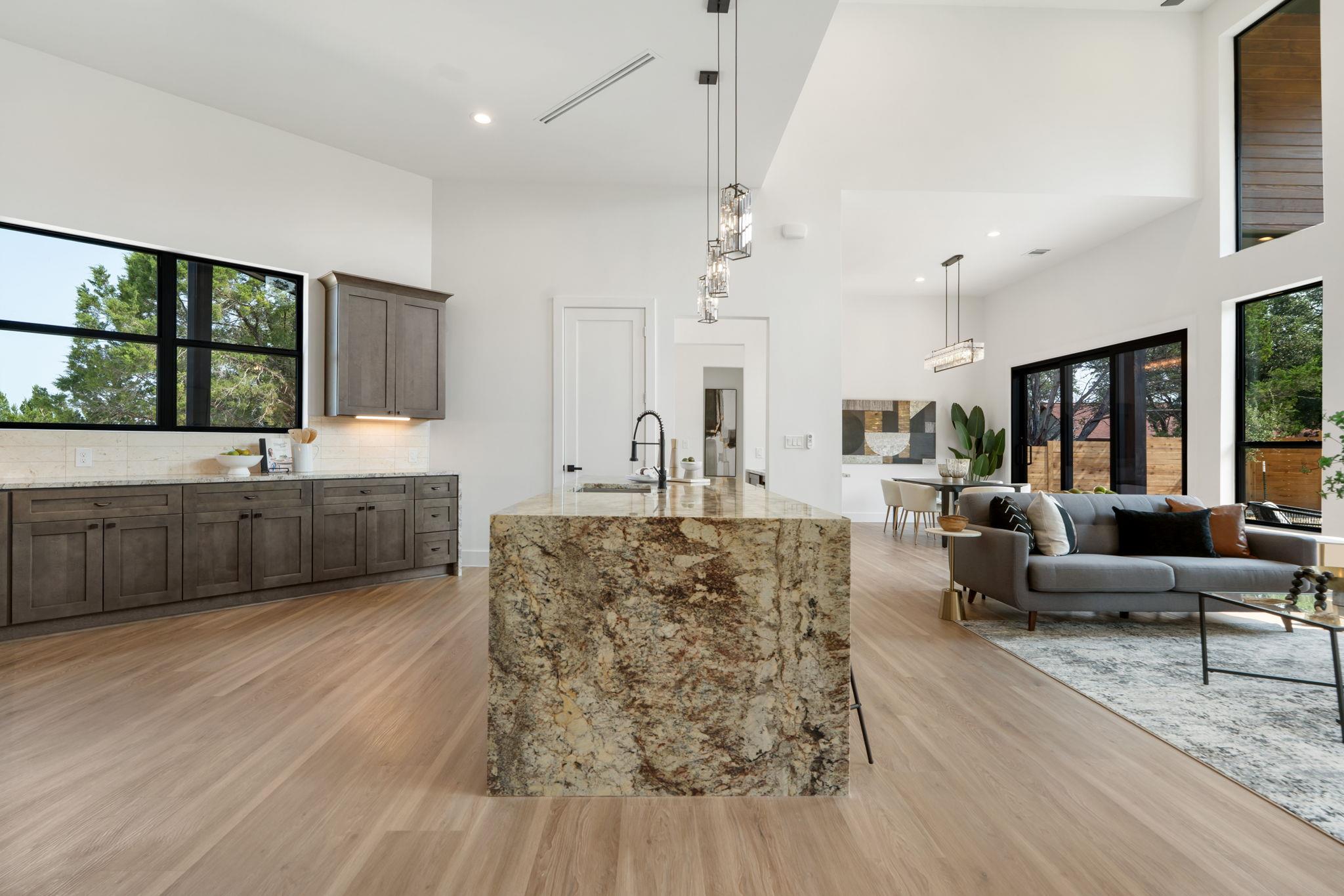 3705 Buckeye Dr, Lago Vista, TX 78645