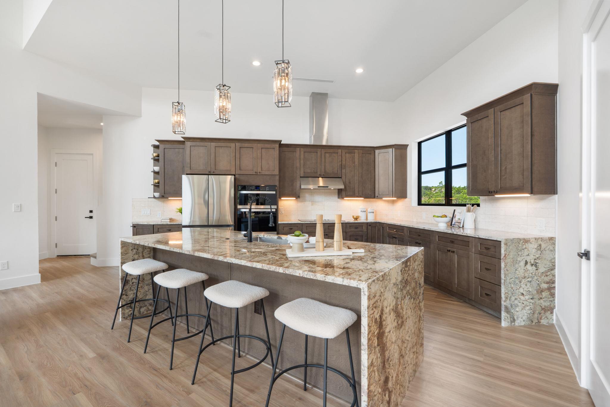 3705 Buckeye Dr, Lago Vista, TX 78645