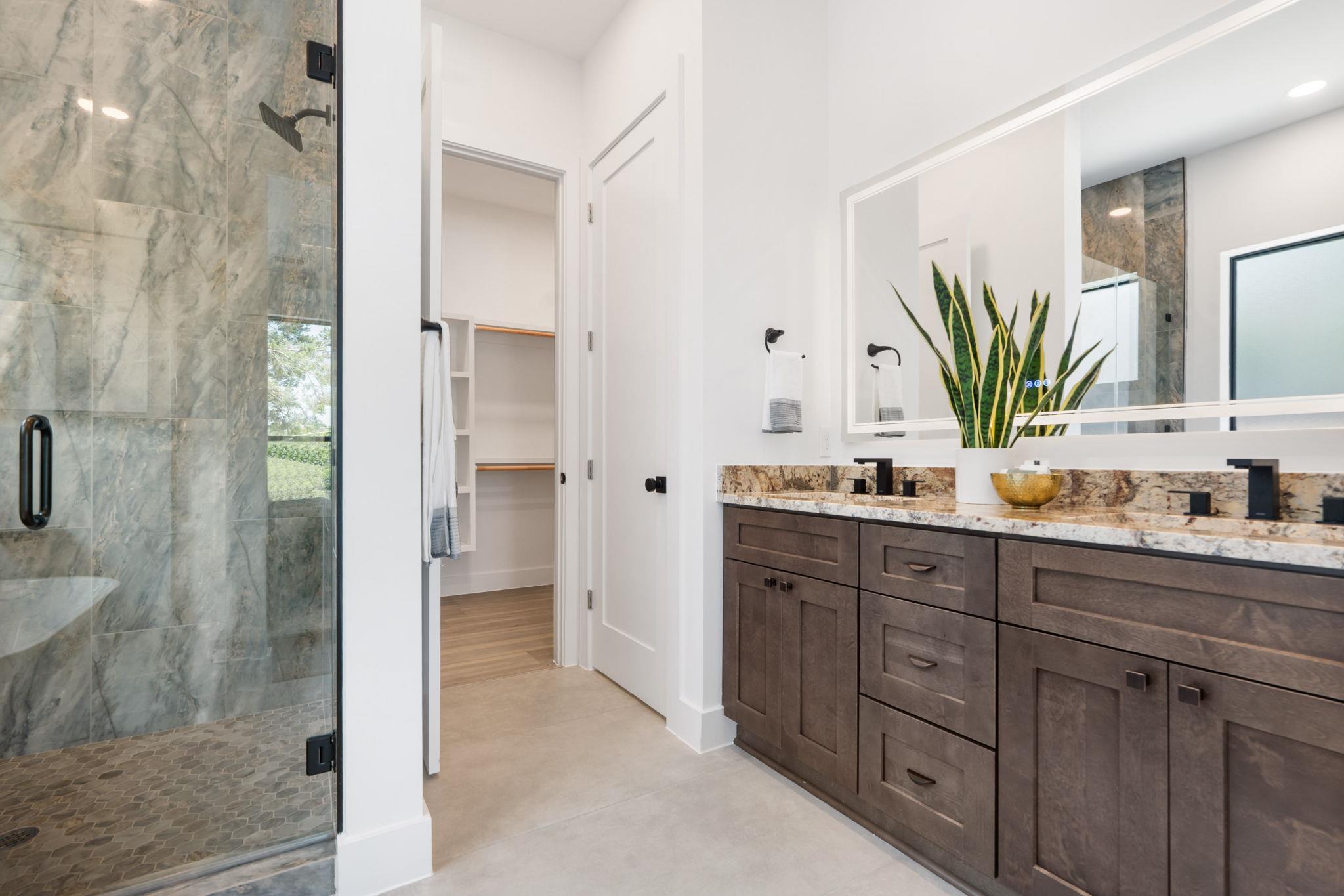 3705 Buckeye Dr, Lago Vista, TX 78645