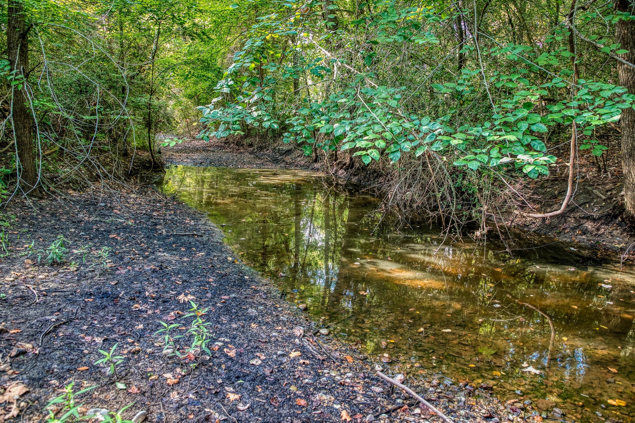 515 E ST 543 Loop, West Point, TX 78963