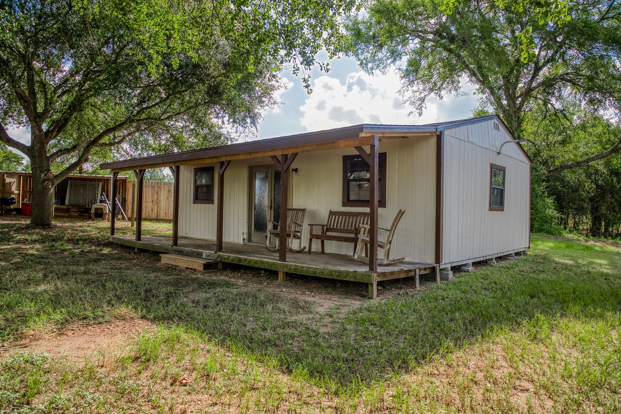 515 E ST 543 Loop, West Point, TX 78963