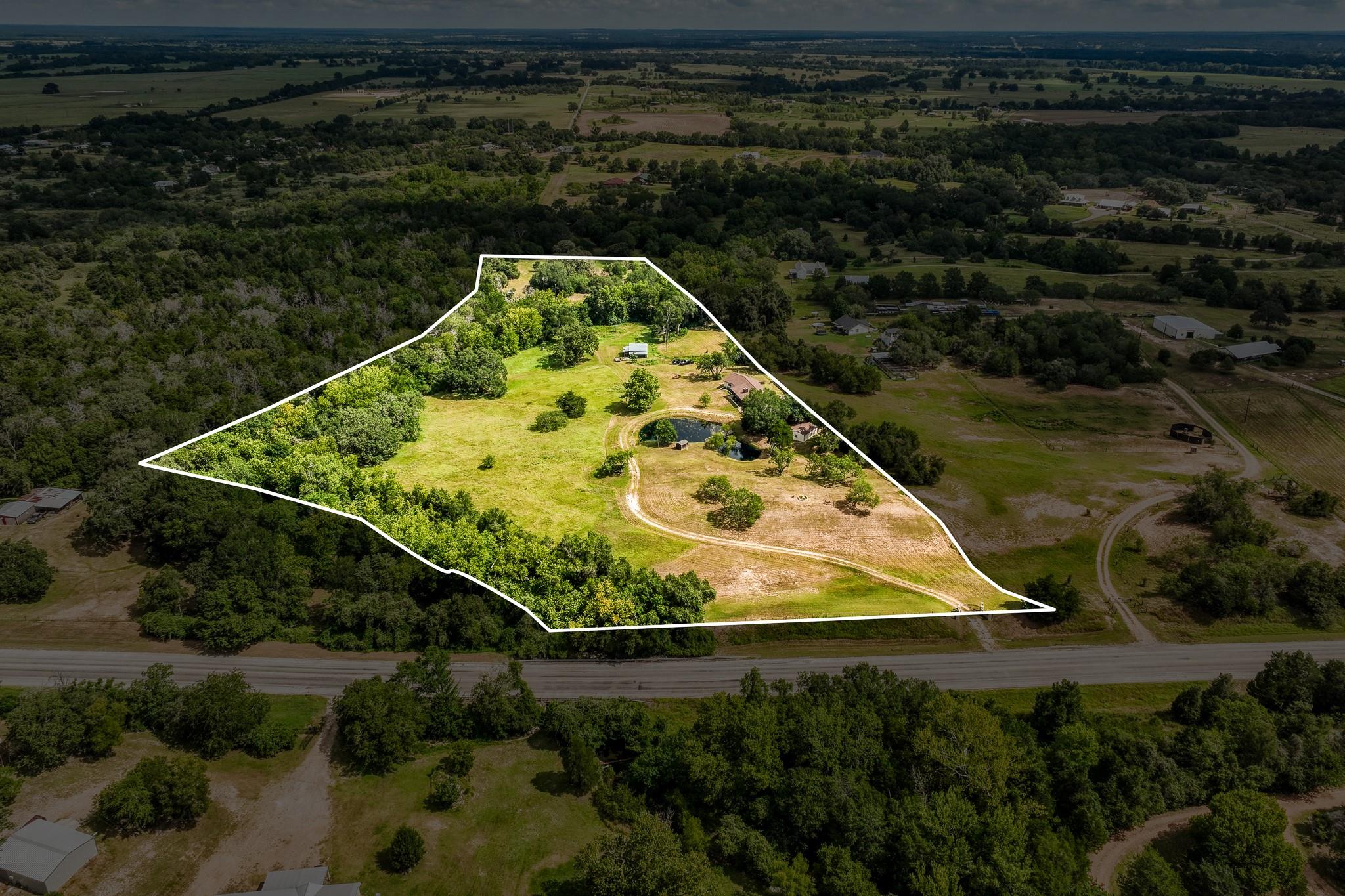 515 E ST 543 Loop, West Point, TX 78963