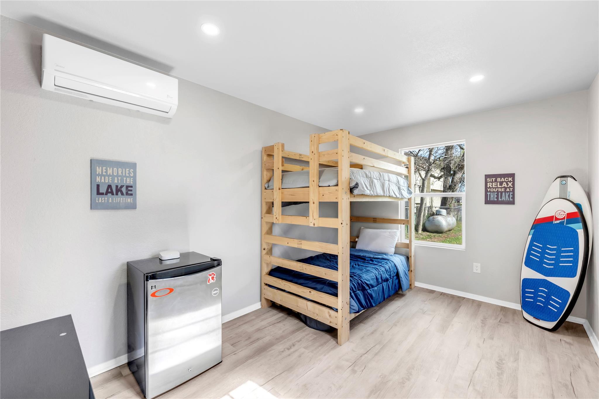 1946 Granite Cove Rd, Kingsland, TX 78639