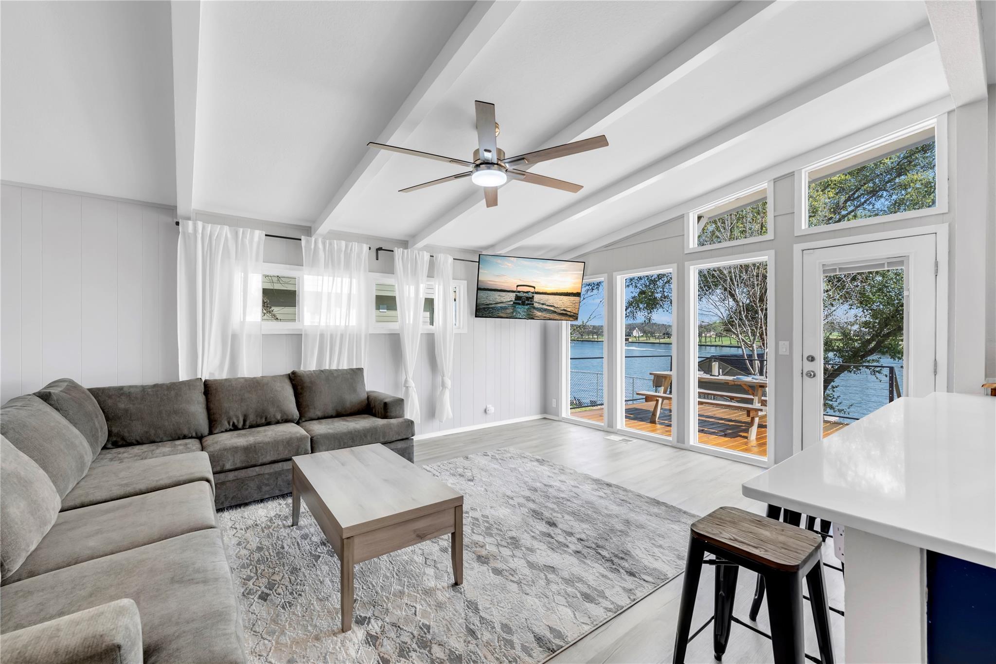 1946 Granite Cove Rd, Kingsland, TX 78639