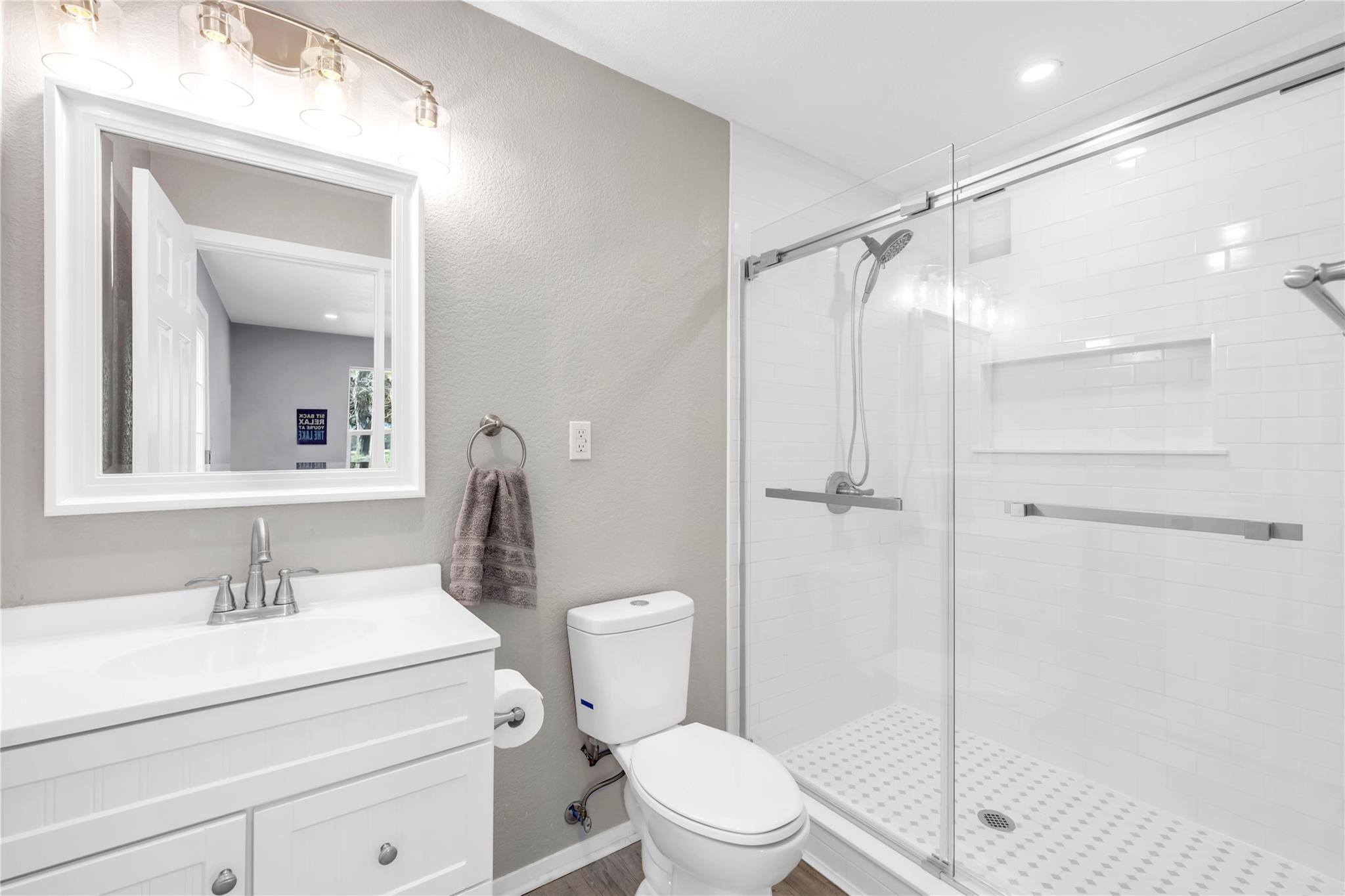 1946 Granite Cove Rd, Kingsland, TX 78639