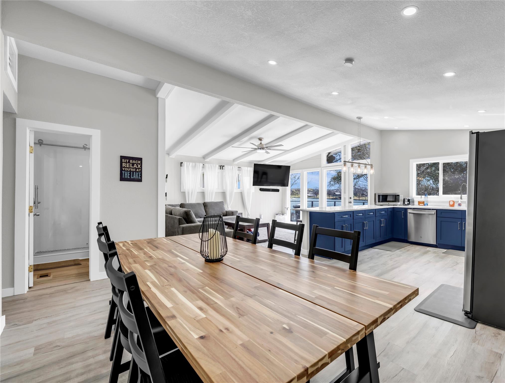 1946 Granite Cove Rd, Kingsland, TX 78639