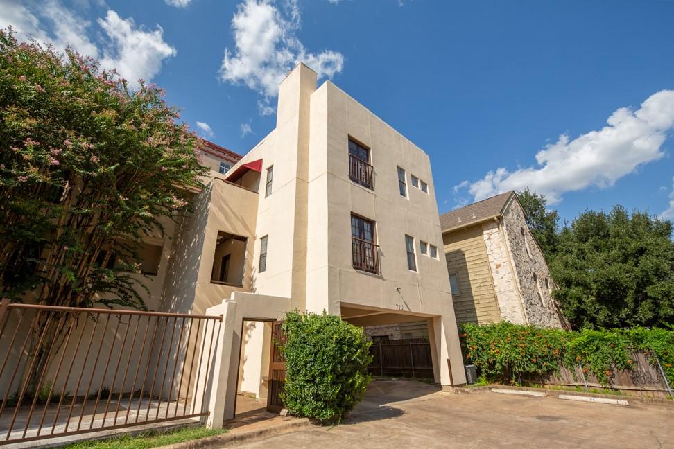 712 Graham Pl # 305, Austin, TX 78705