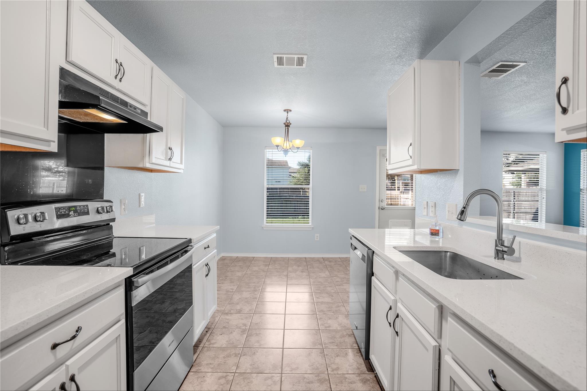 113 Altamont St, Hutto, TX 78634