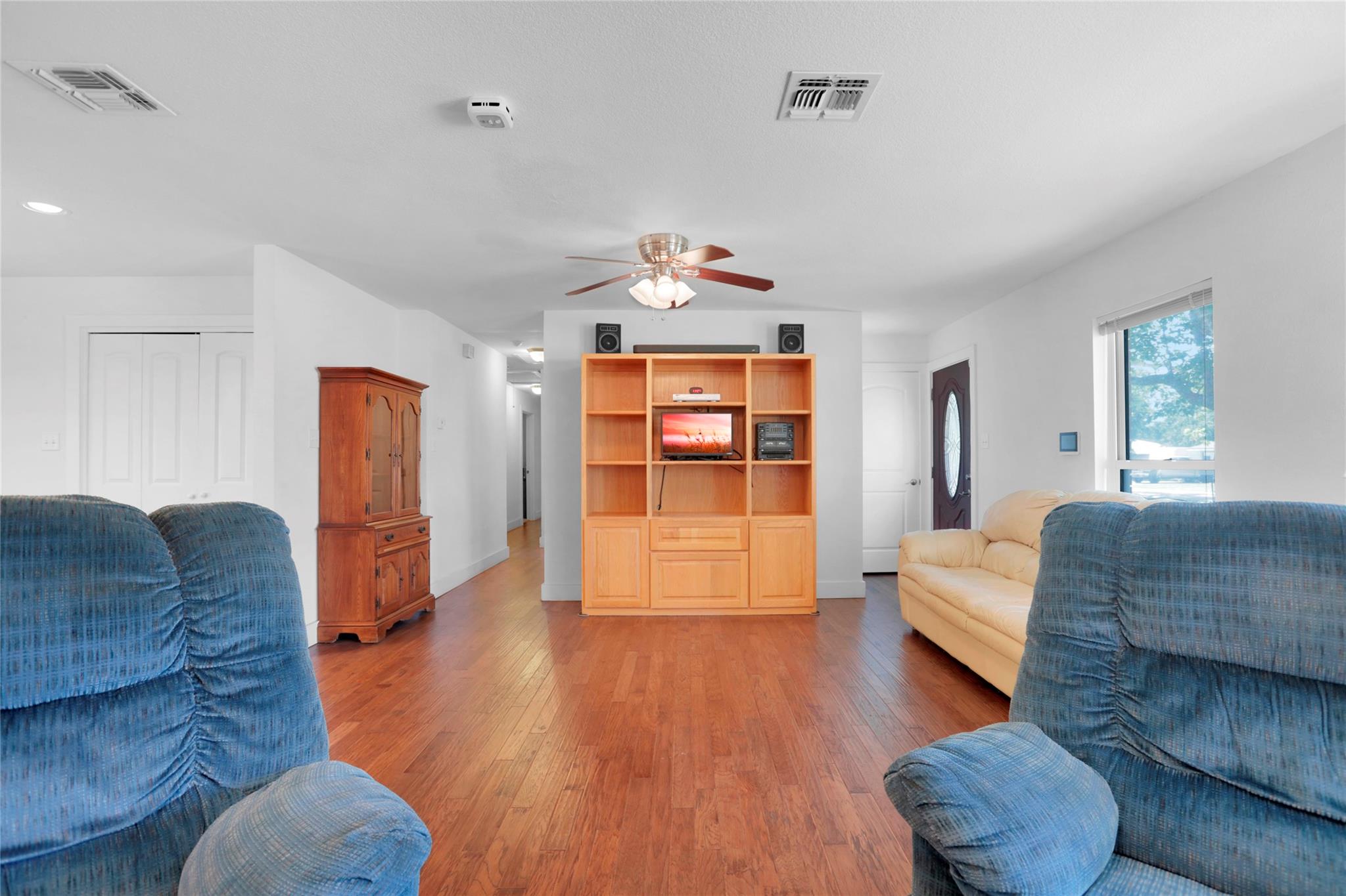 661 W South St, Bertram, TX 78605