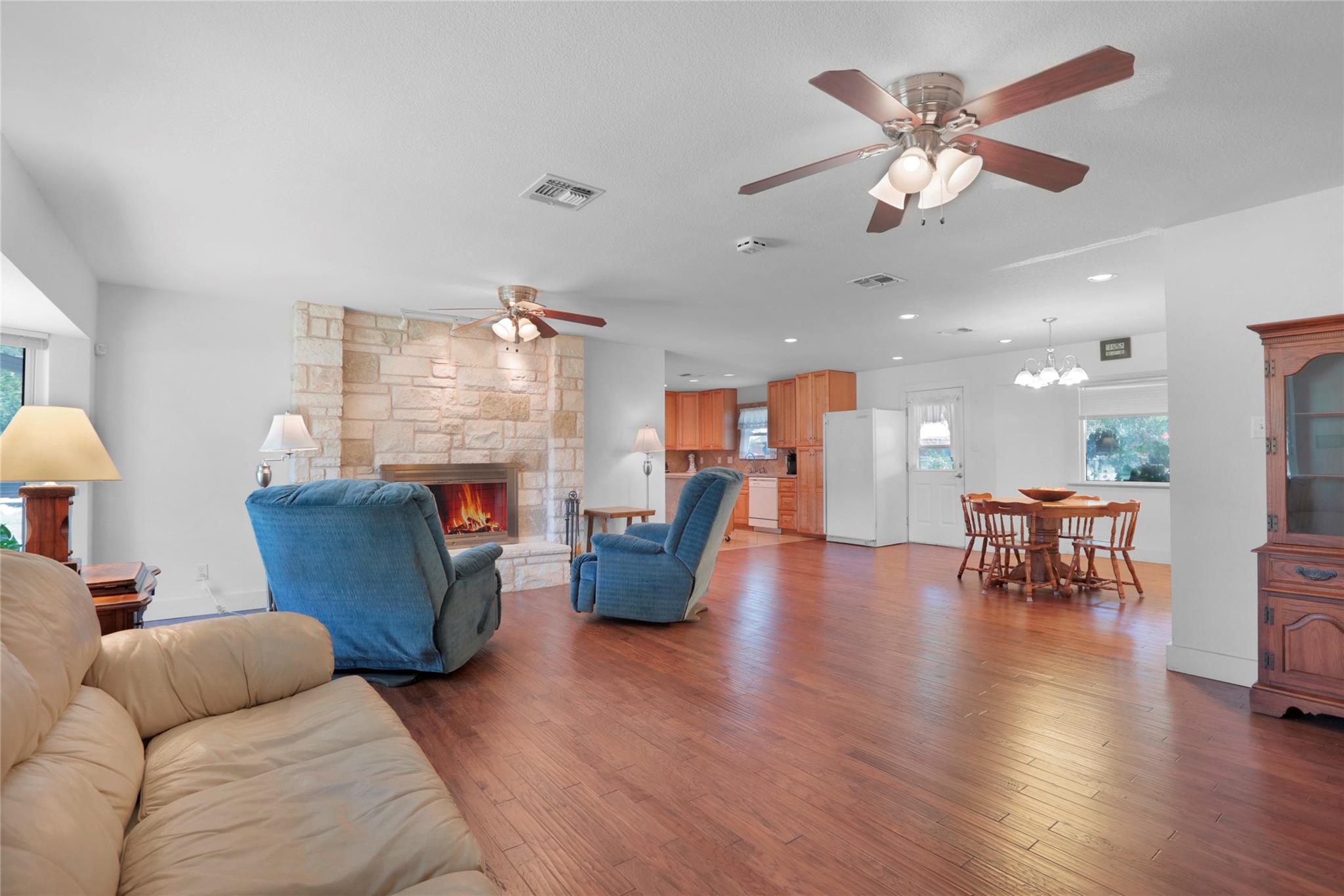 661 W South St, Bertram, TX 78605