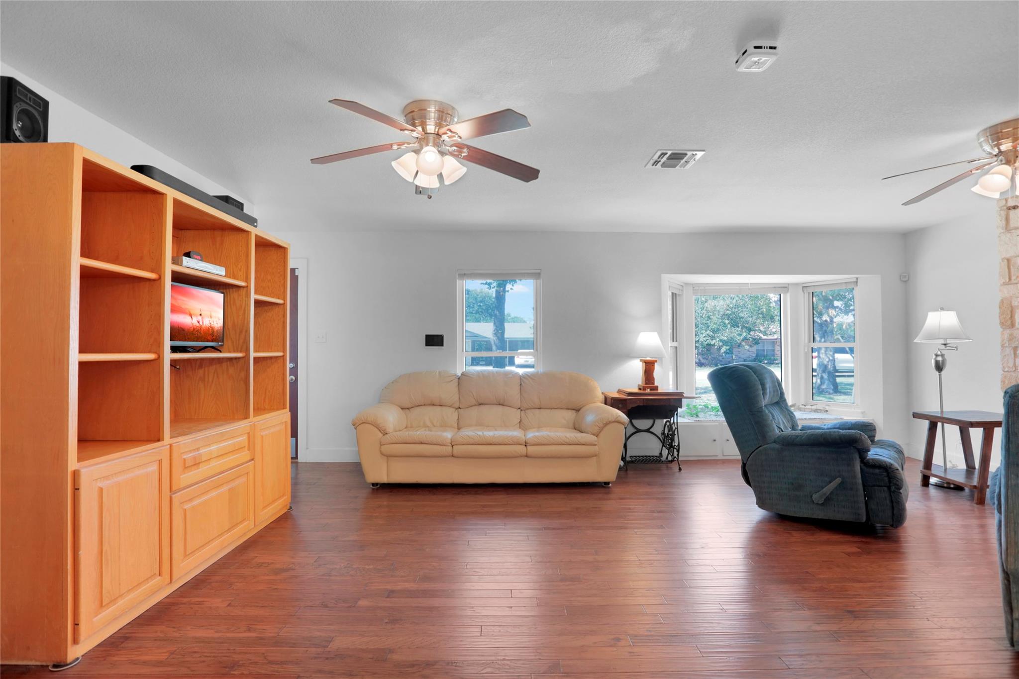 661 W South St, Bertram, TX 78605