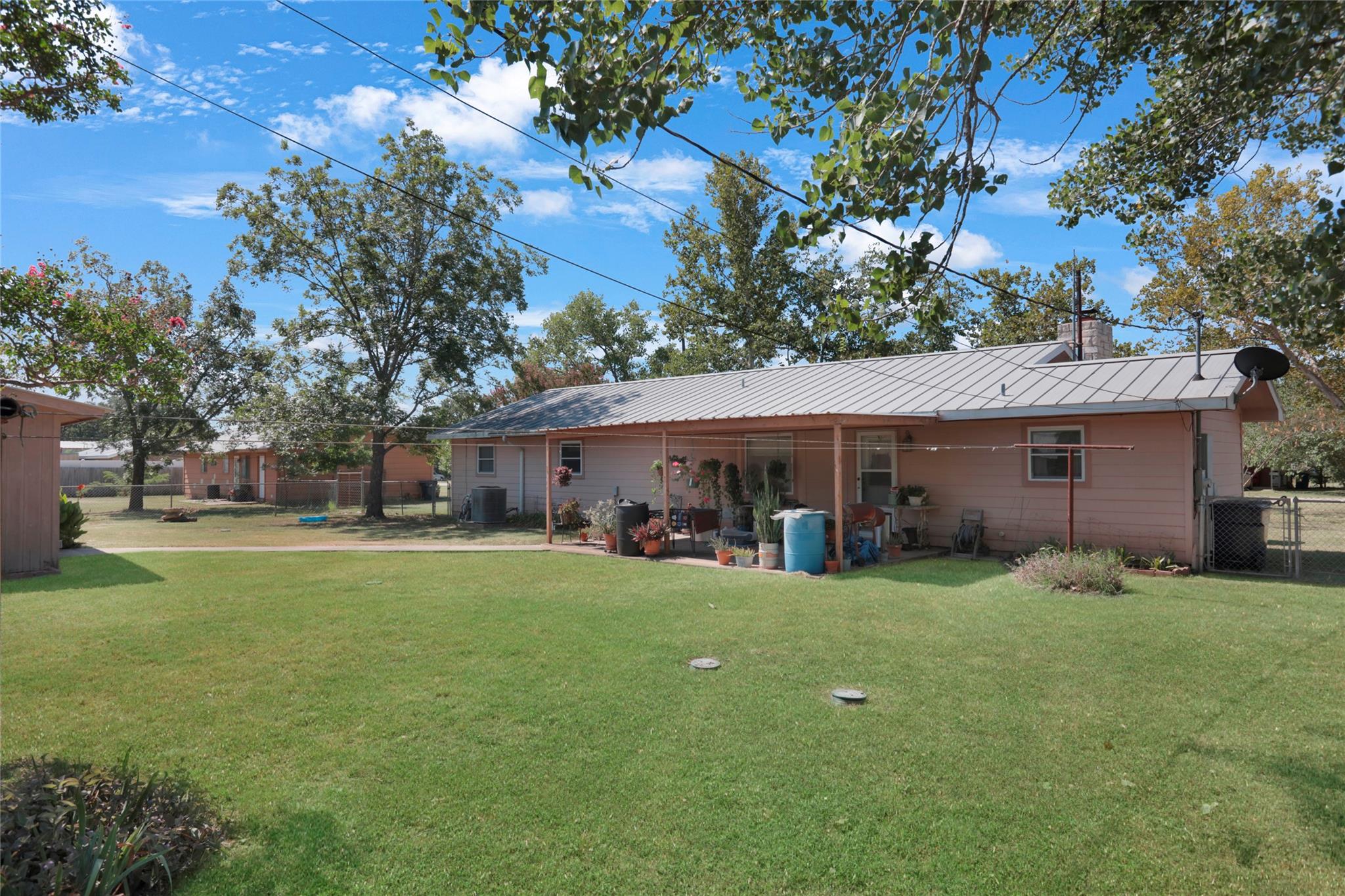 661 W South St, Bertram, TX 78605