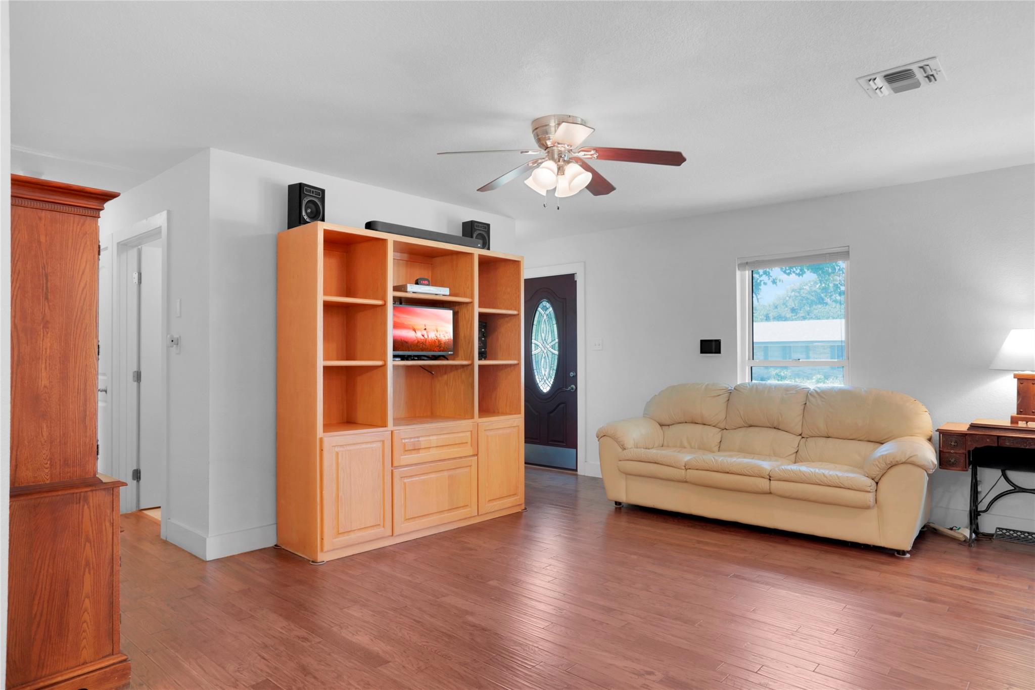 661 W South St, Bertram, TX 78605