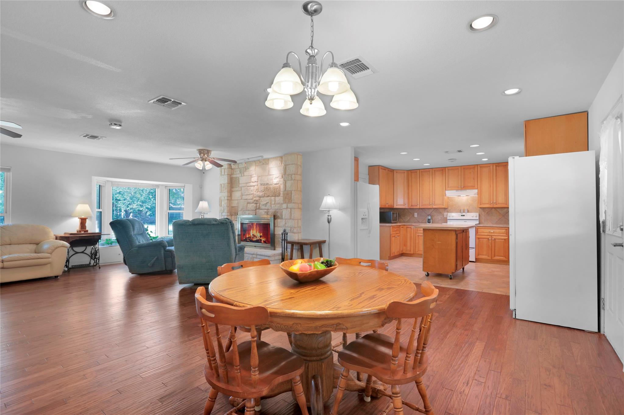 661 W South St, Bertram, TX 78605