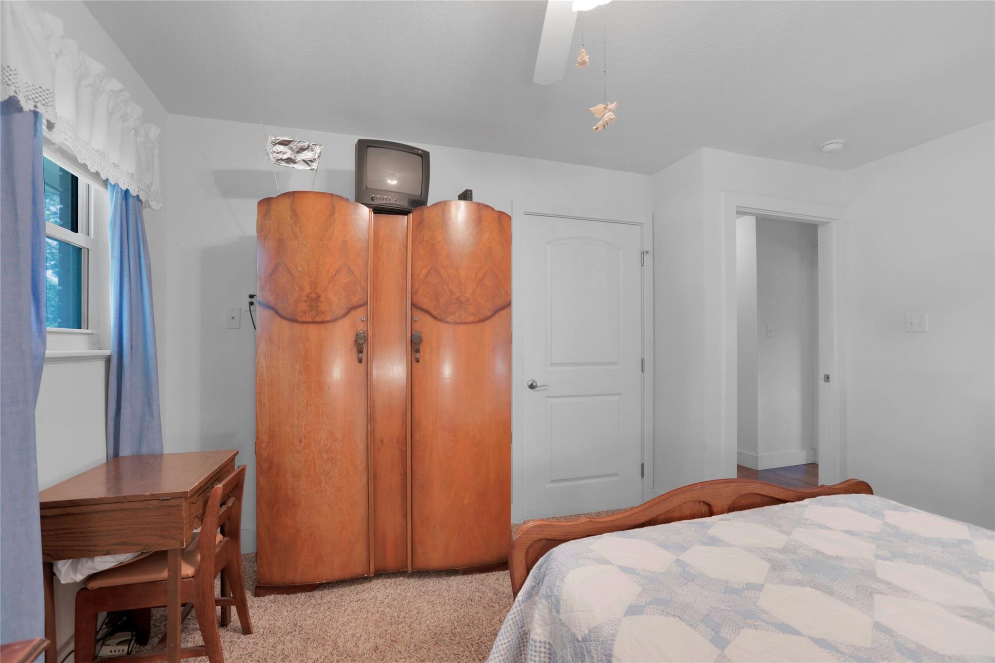 661 W South St, Bertram, TX 78605