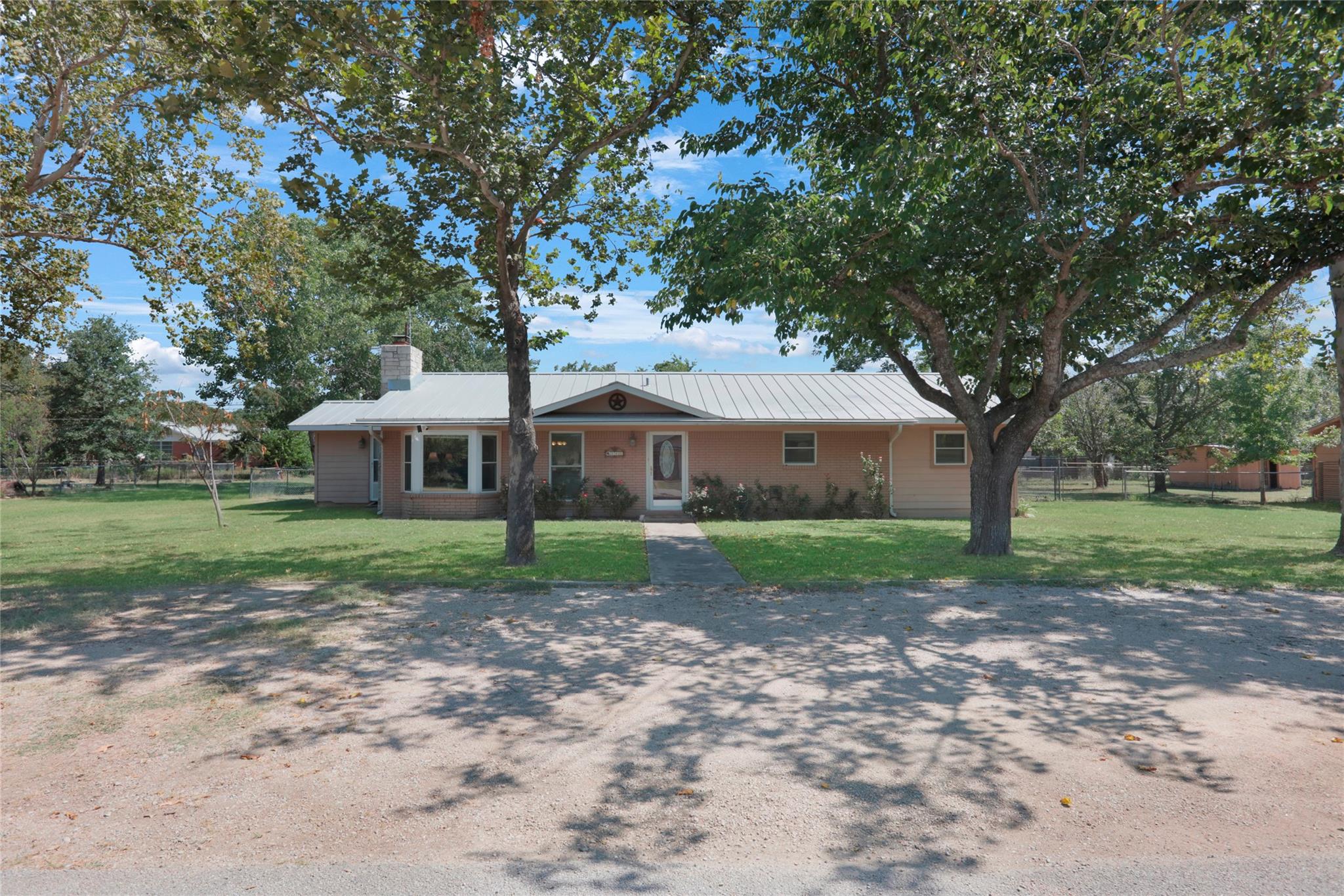 661 W South St, Bertram, TX 78605