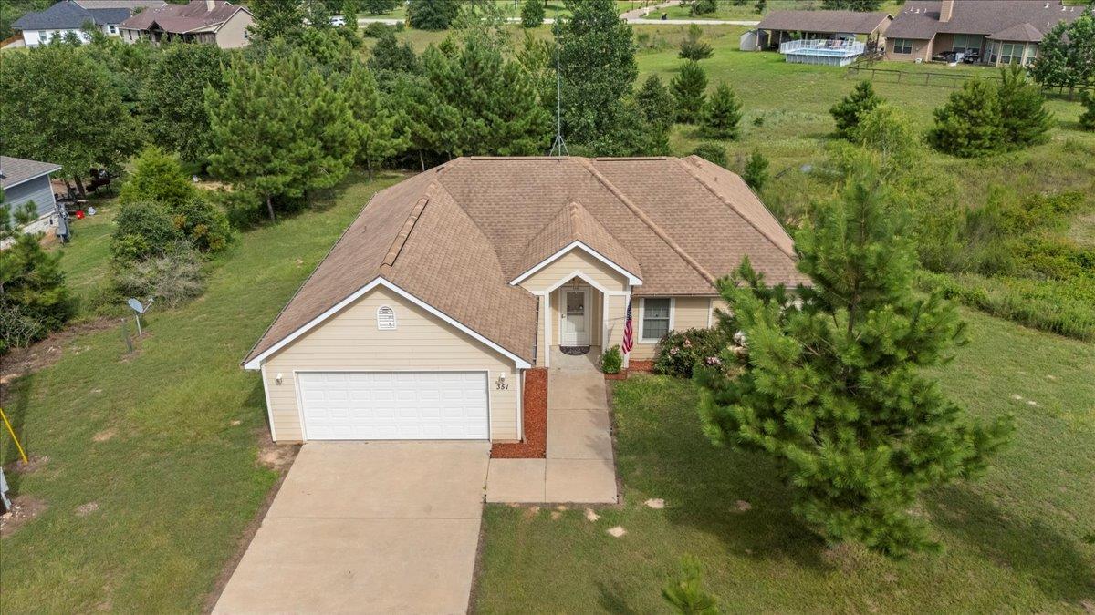 351 Cardinal Dr, Paige, TX 78659