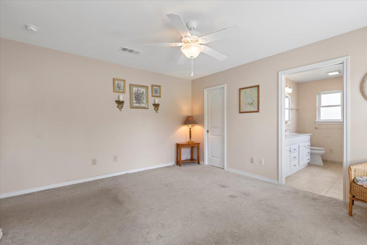 351 Cardinal Dr, Paige, TX 78659