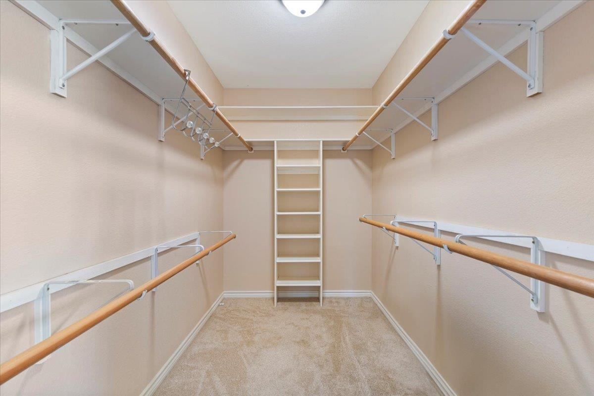 351 Cardinal Dr, Paige, TX 78659