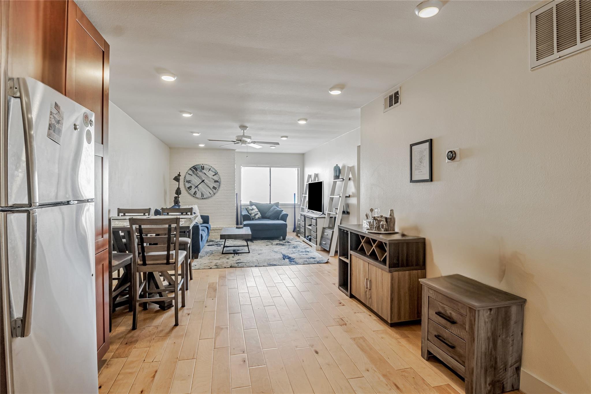 909 Reinli St # 213, Austin, TX 78751