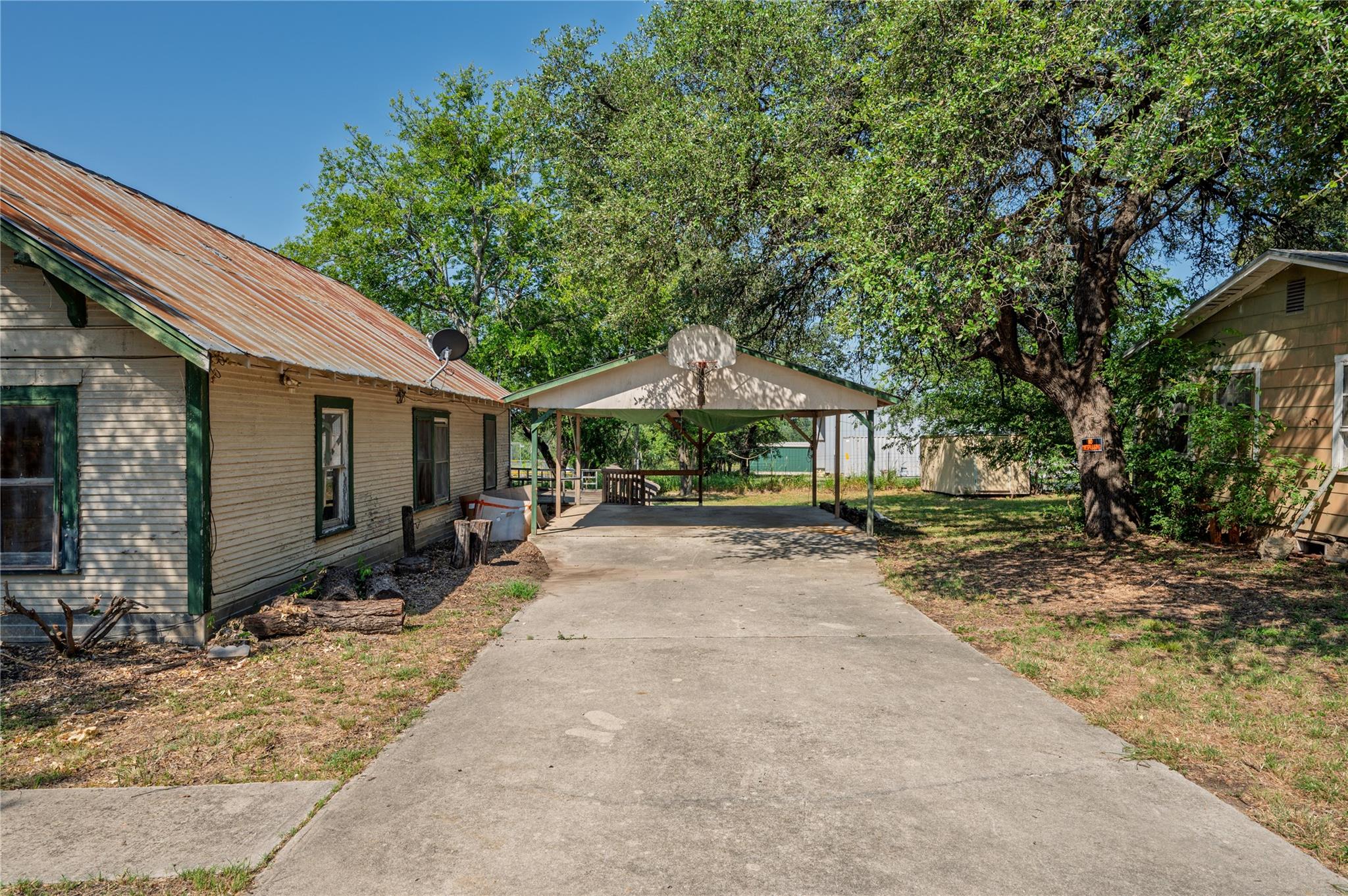 908 Campbell St, Lampasas, TX 76550