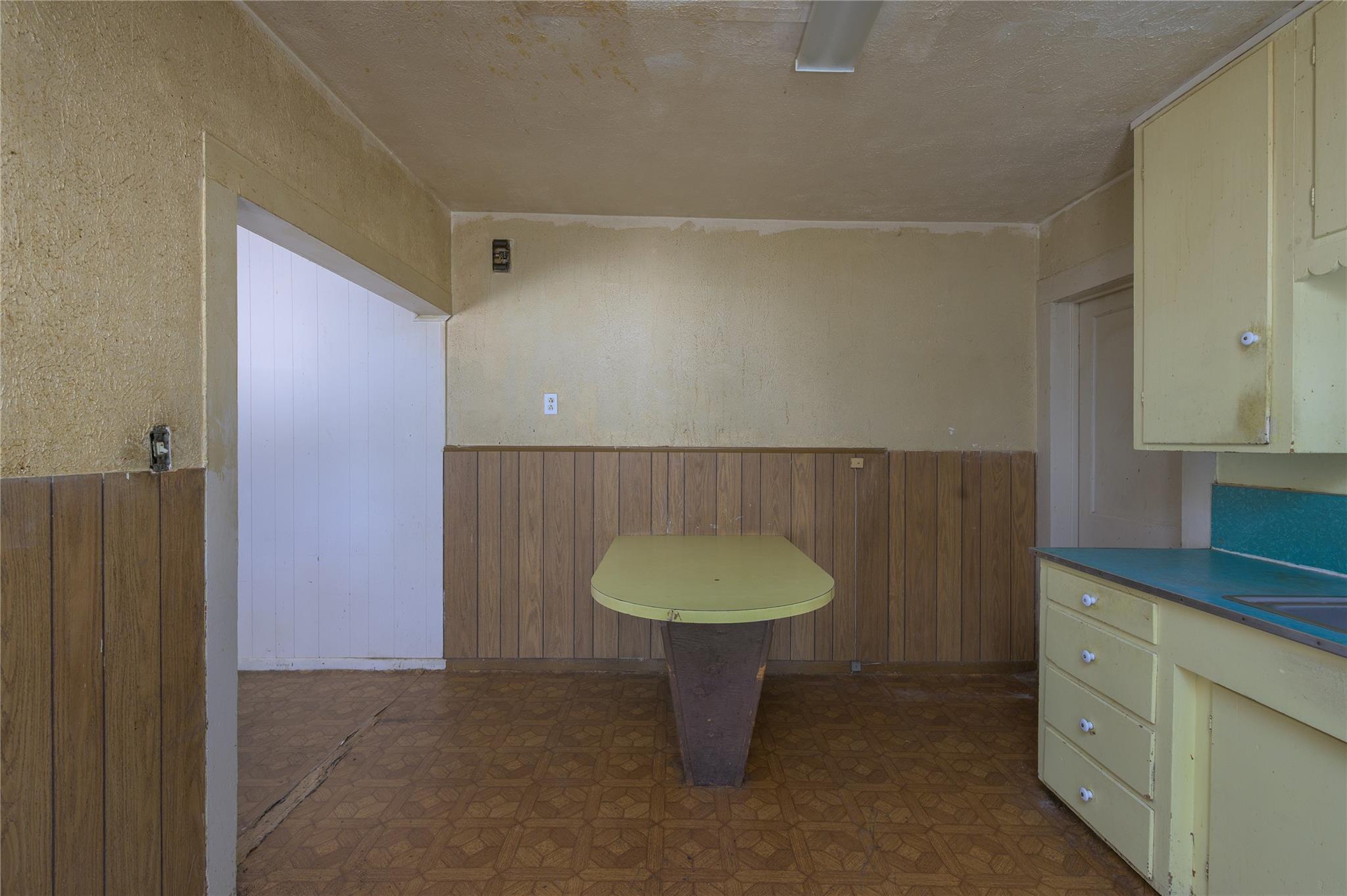 908 Campbell St, Lampasas, TX 76550