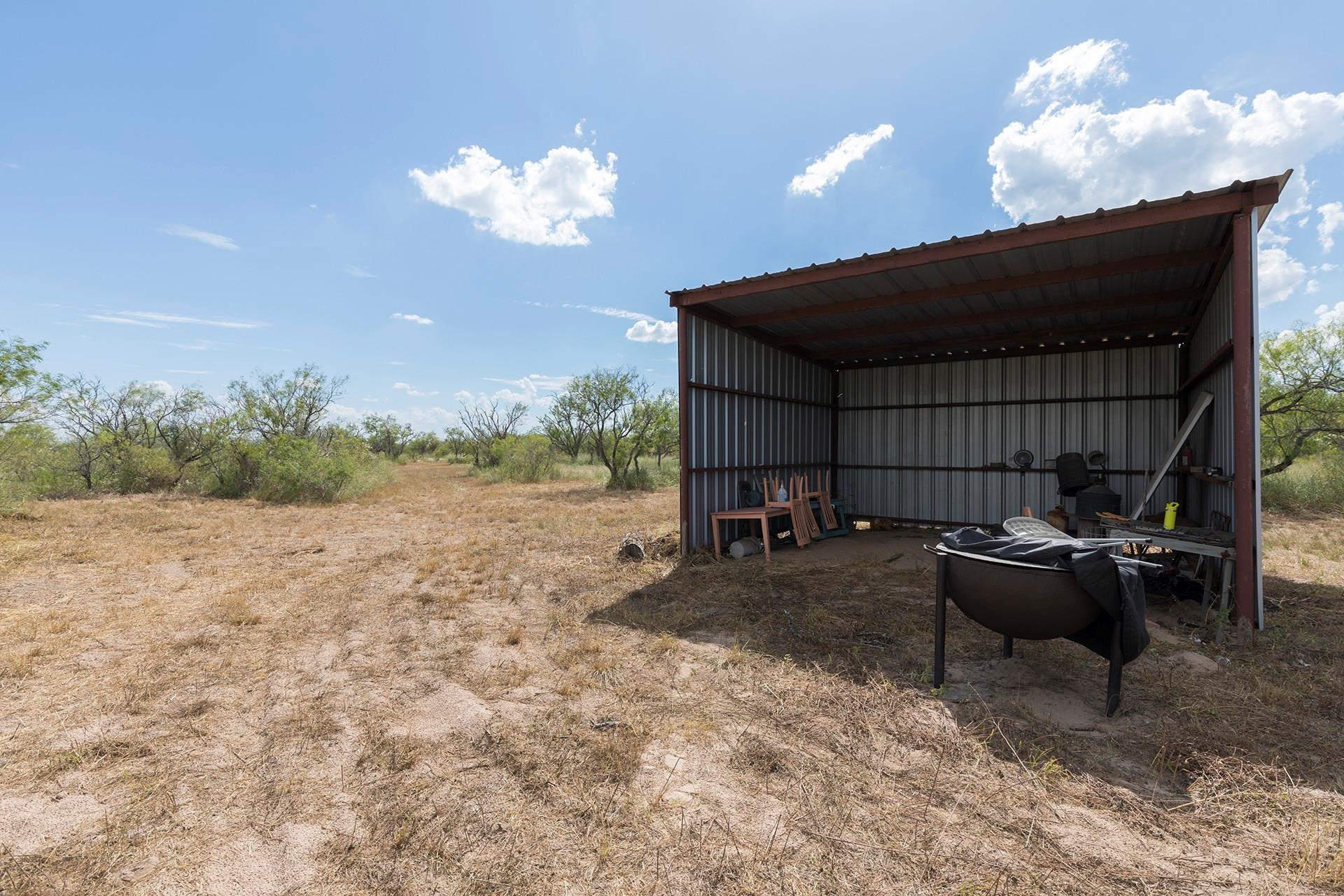 652 CR 307, Encino, TX 78353