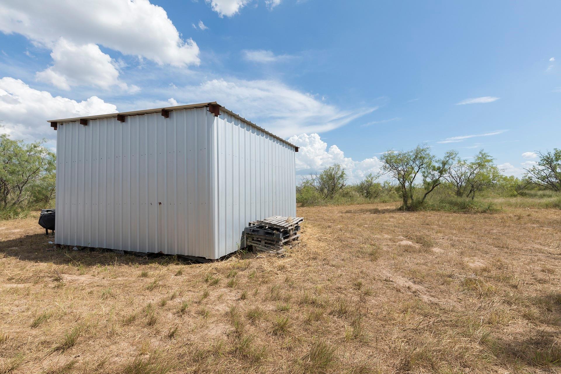 652 CR 307, Encino, TX 78353