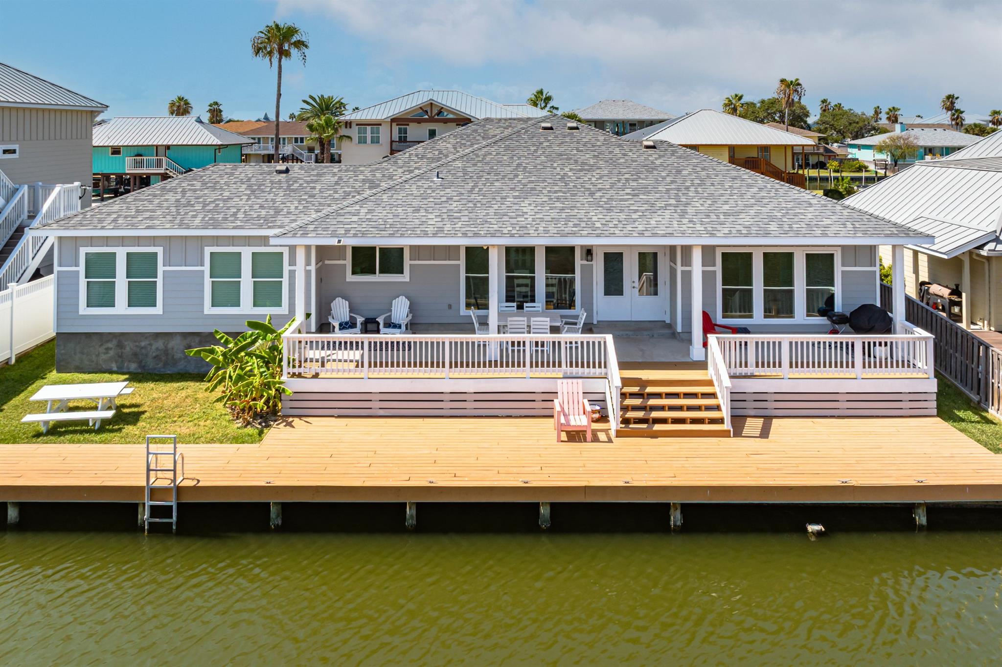 14 Luau Ln, Rockport, TX 78382