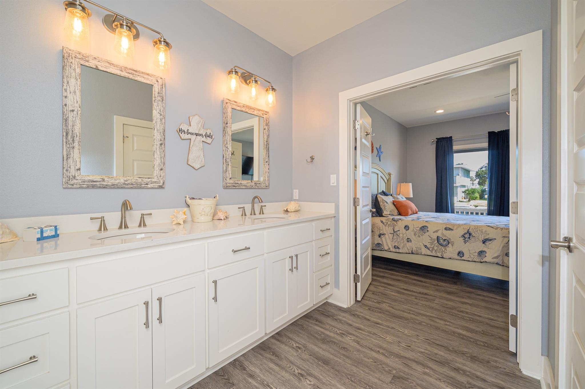 14 Luau Ln, Rockport, TX 78382