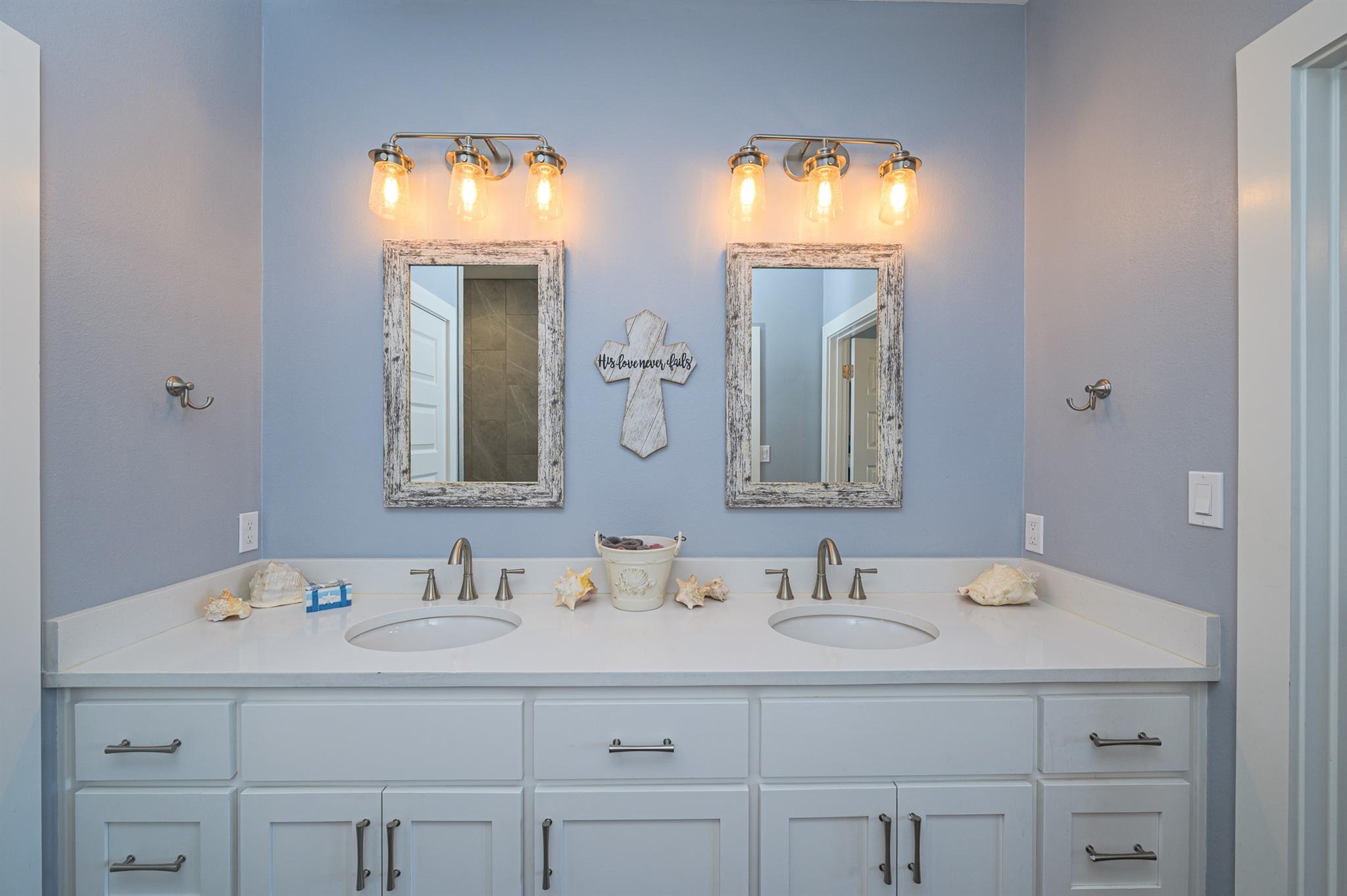 14 Luau Ln, Rockport, TX 78382