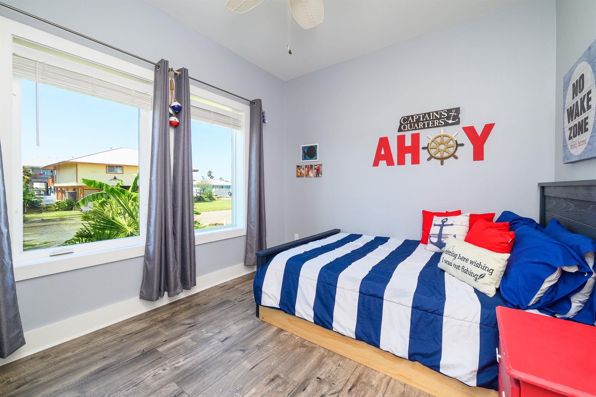 14 Luau Ln, Rockport, TX 78382