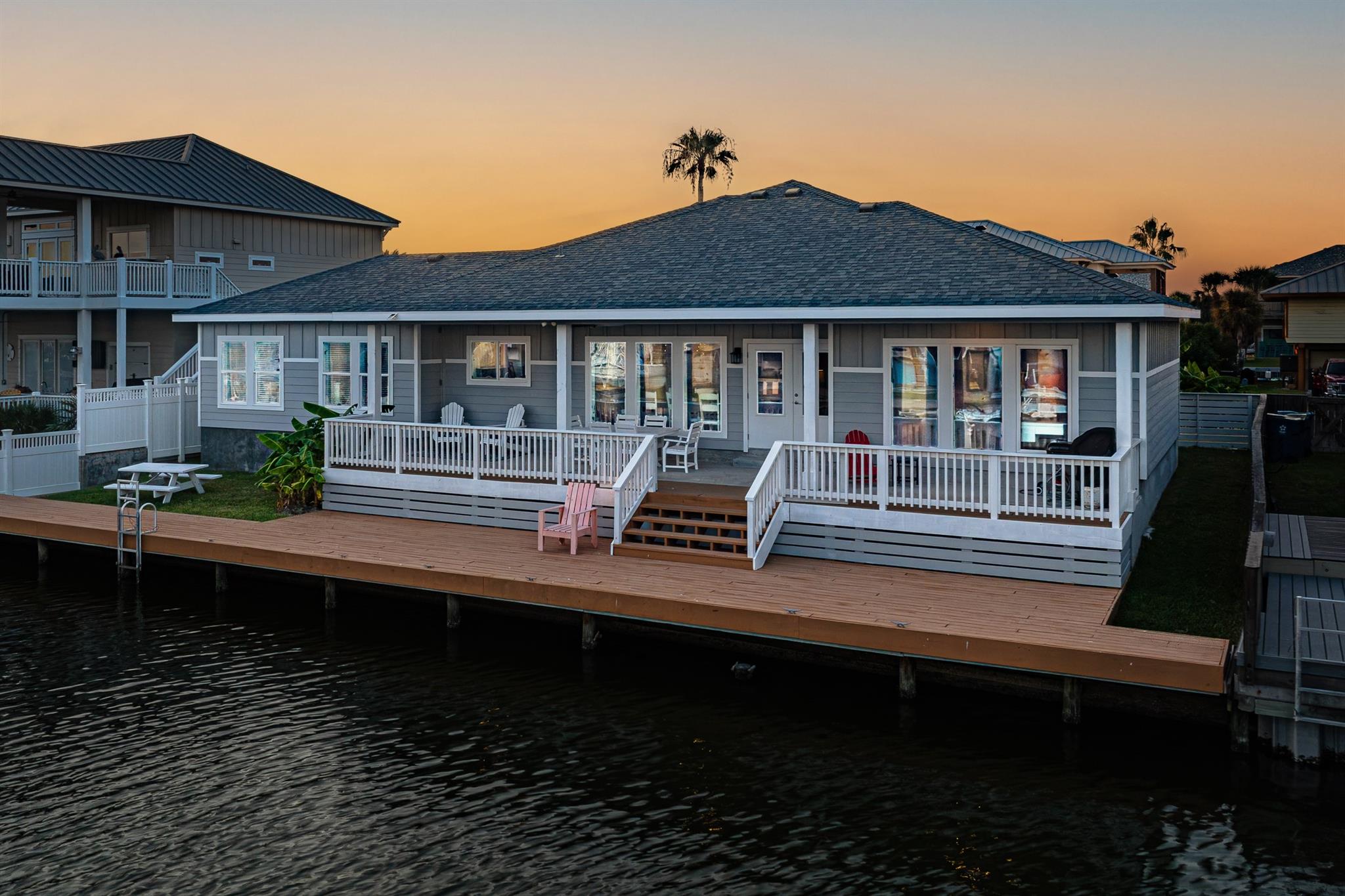 14 Luau Ln, Rockport, TX 78382