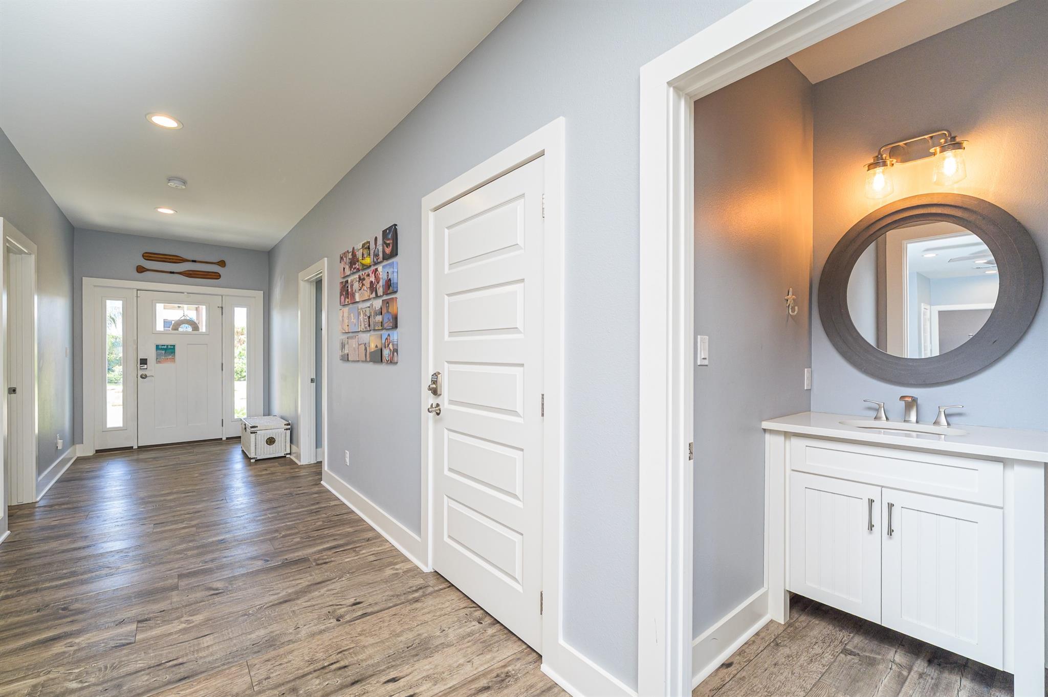 14 Luau Ln, Rockport, TX 78382