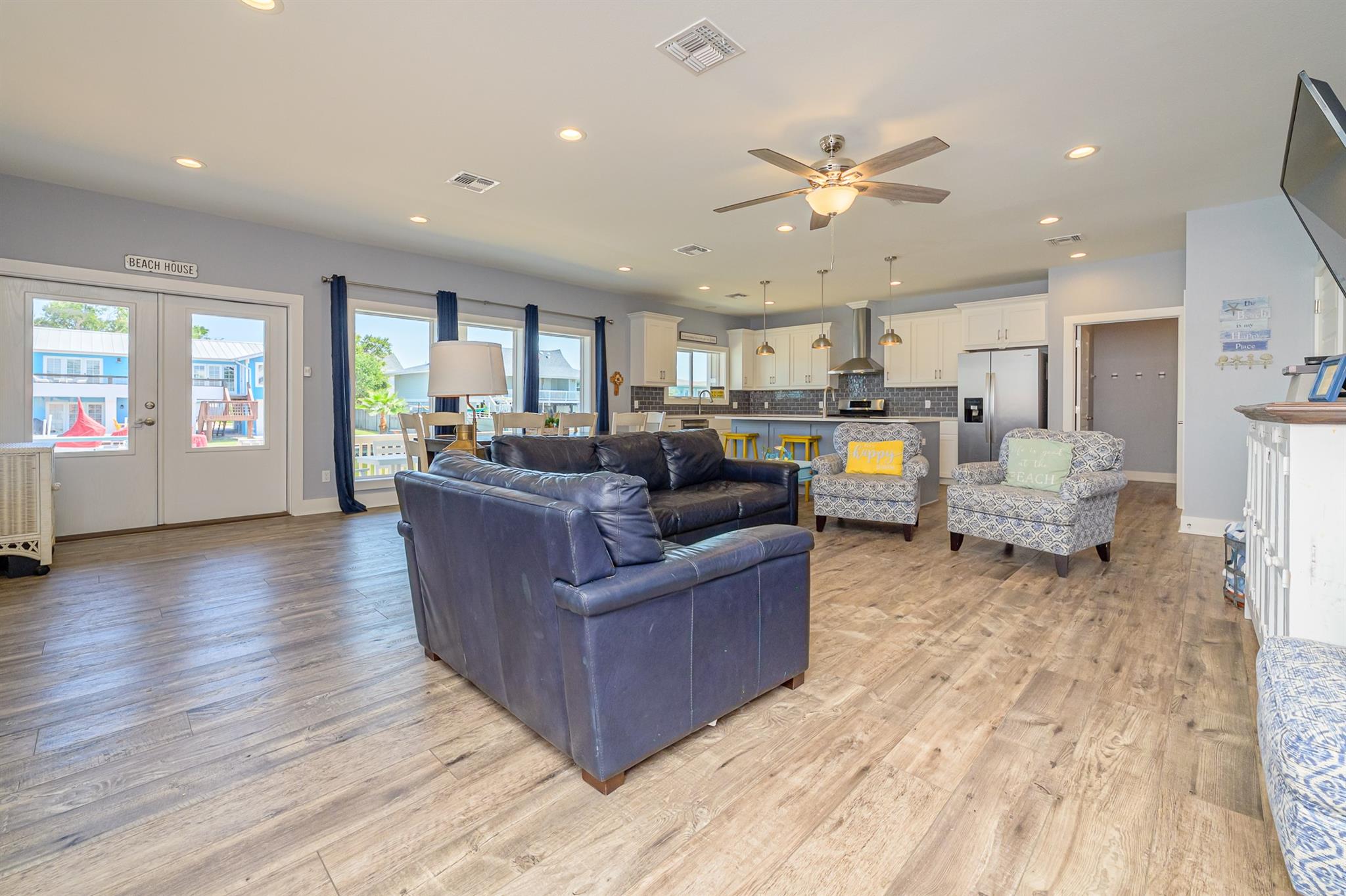 14 Luau Ln, Rockport, TX 78382