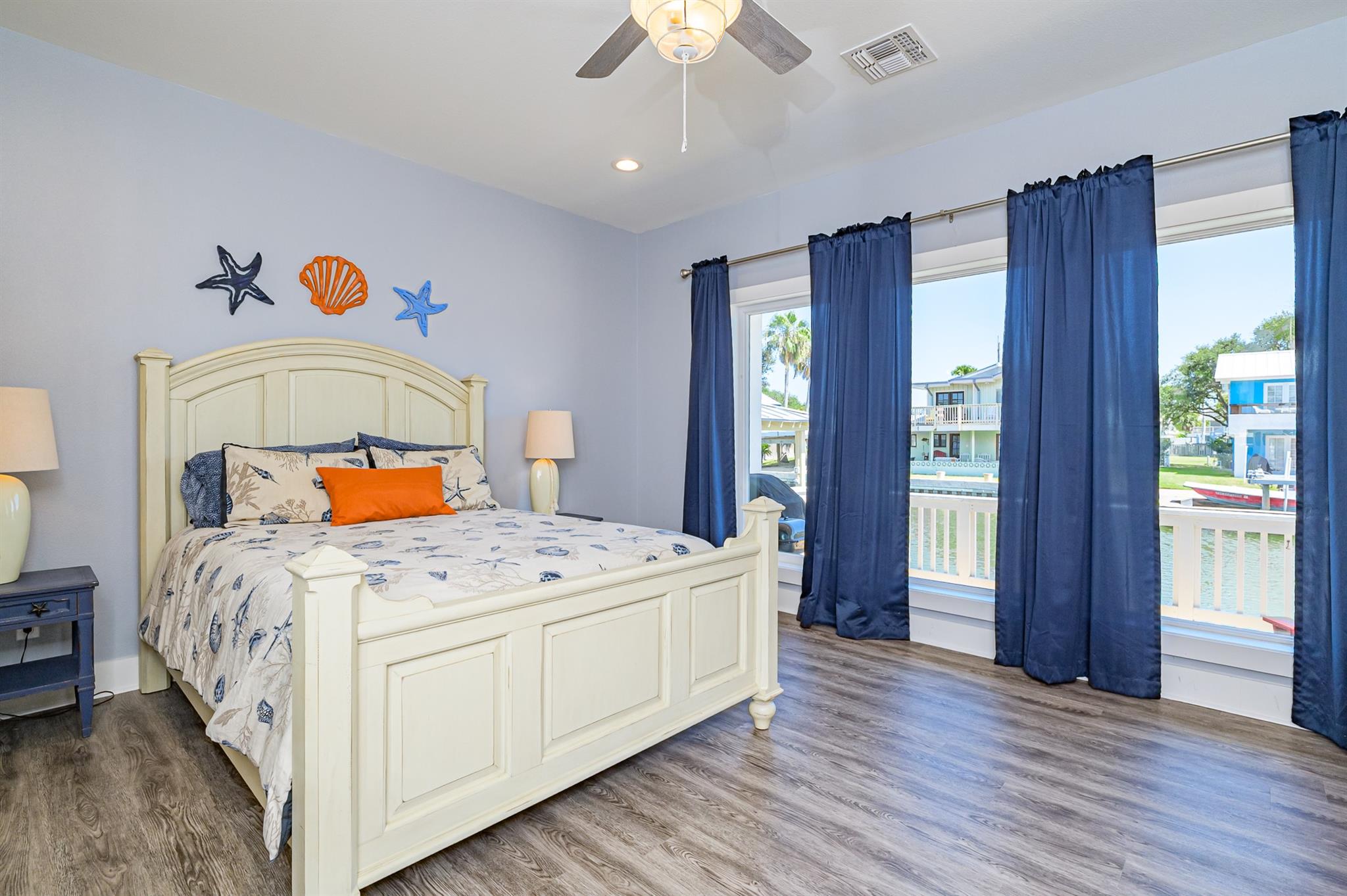 14 Luau Ln, Rockport, TX 78382