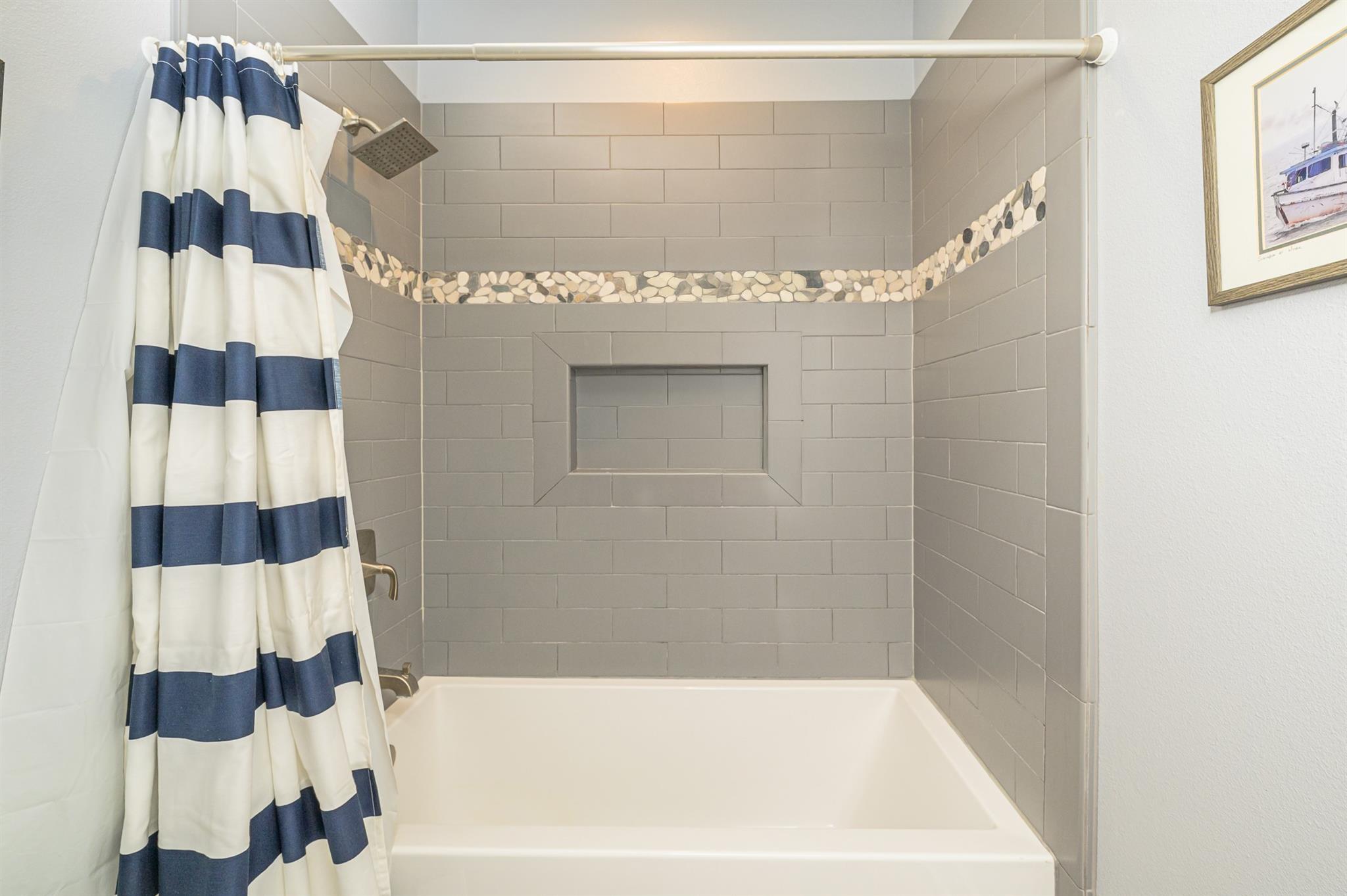 14 Luau Ln, Rockport, TX 78382