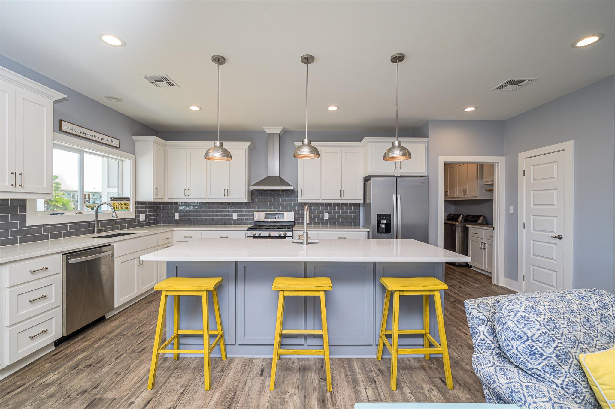 14 Luau Ln, Rockport, TX 78382