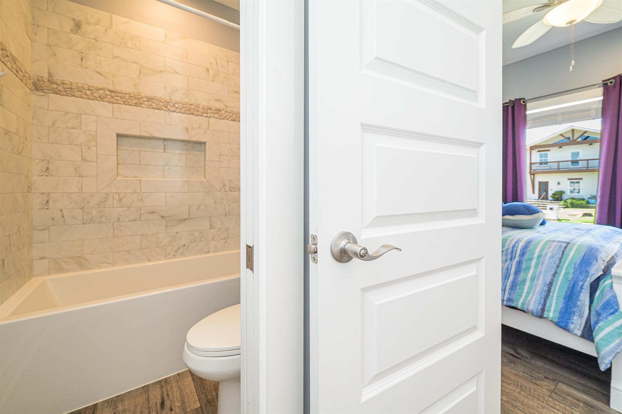 14 Luau Ln, Rockport, TX 78382