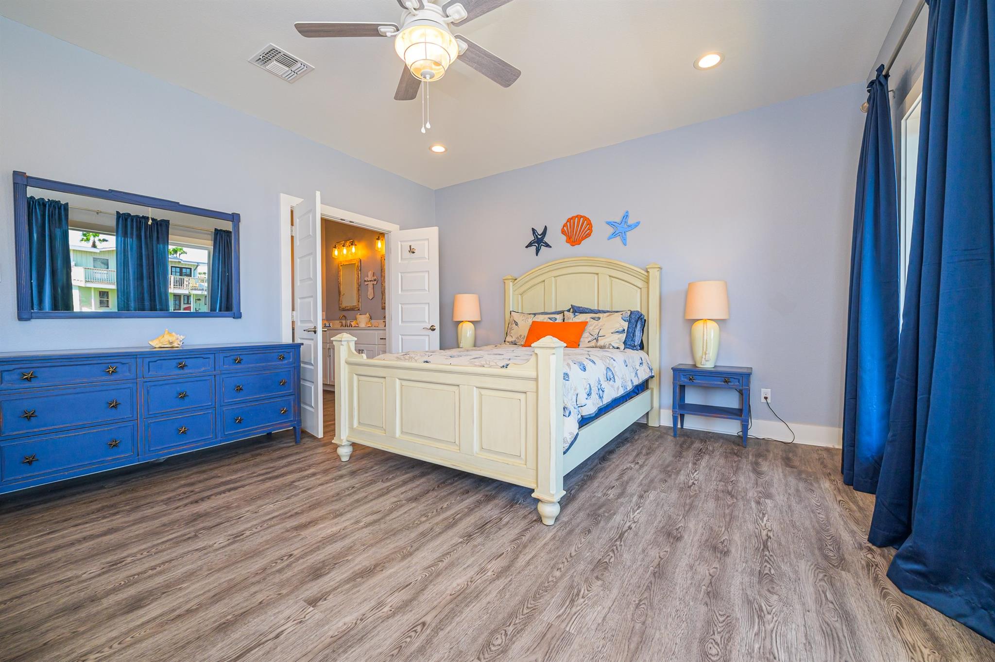 14 Luau Ln, Rockport, TX 78382