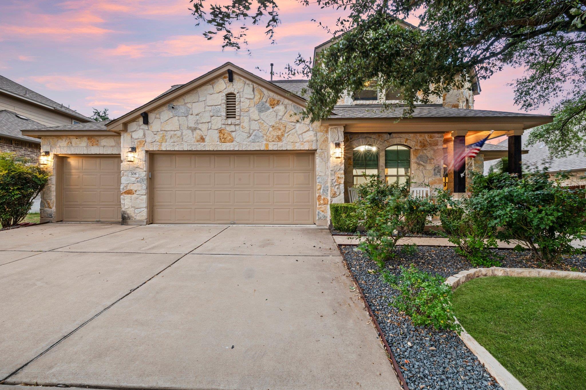 208 Arrezo Ln, Georgetown, TX 78628