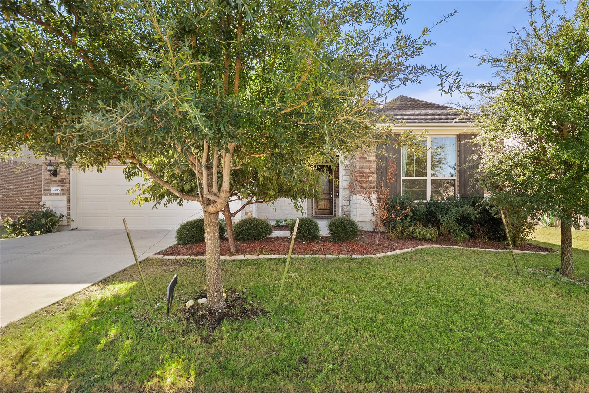 2016 Elk Creek Dr, Leander, TX 78641